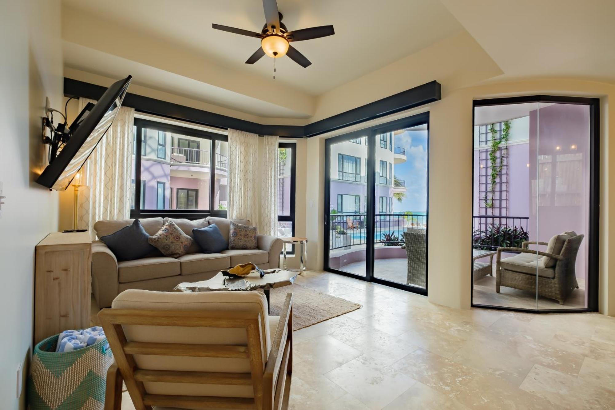Diamante Beachfront Suites San Pedro  Exterior photo