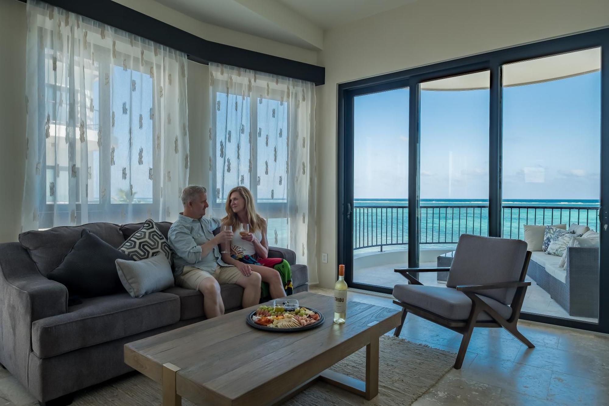 Diamante Beachfront Suites San Pedro  Exterior photo