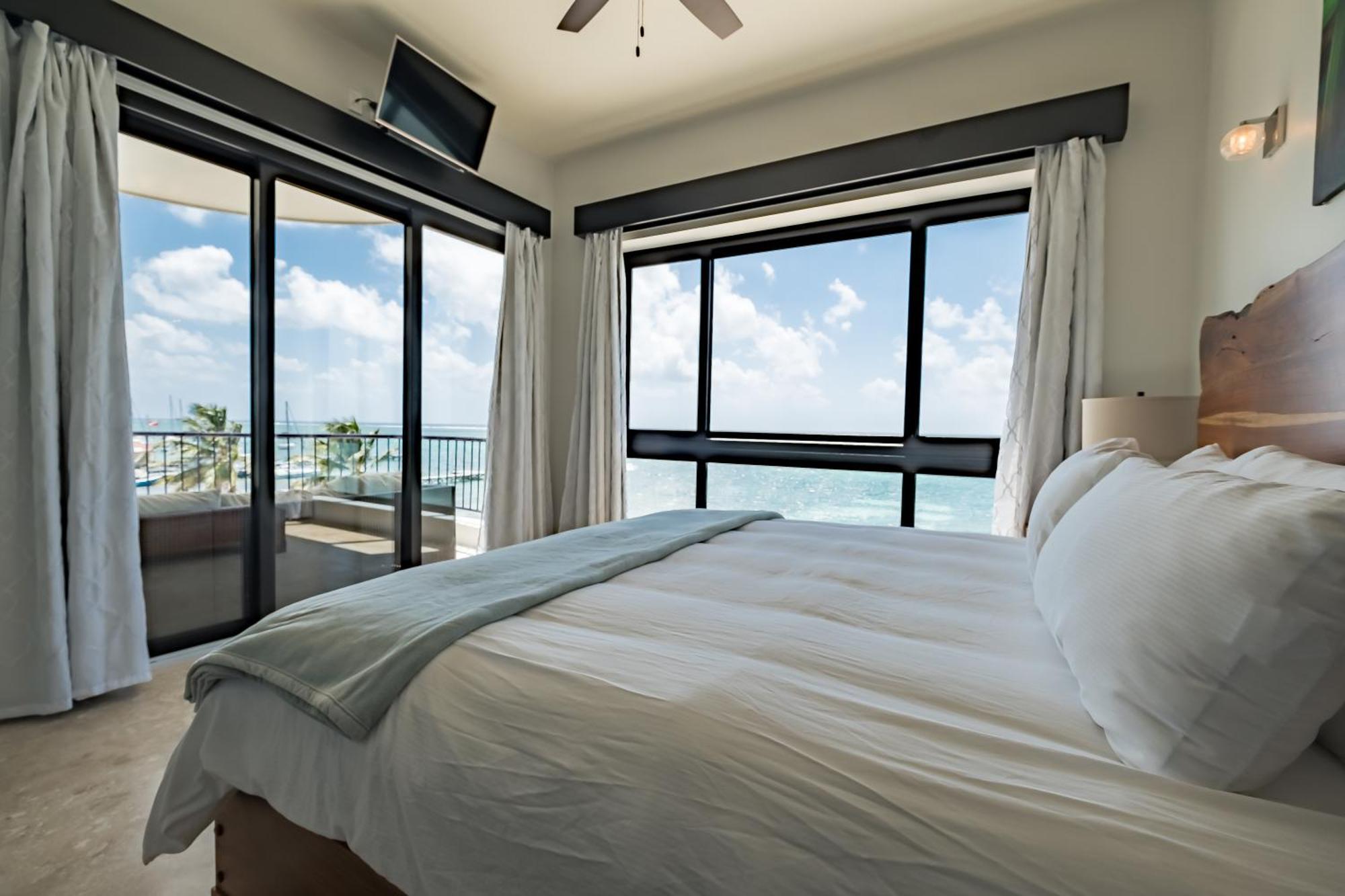 Diamante Beachfront Suites San Pedro  Exterior photo