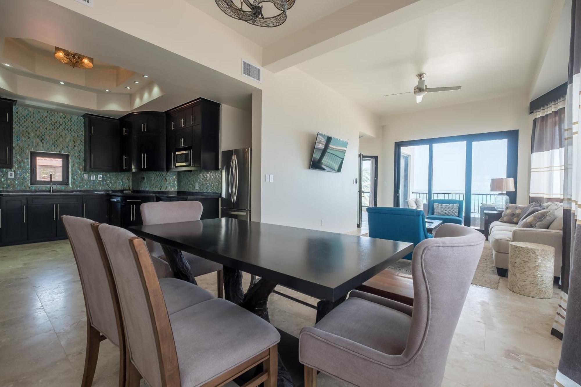 Diamante Beachfront Suites San Pedro  Exterior photo