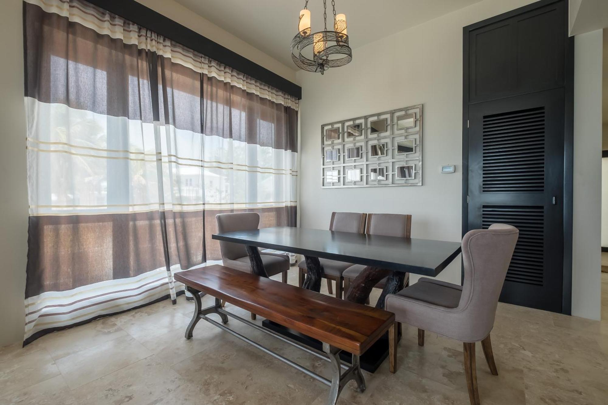Diamante Beachfront Suites San Pedro  Exterior photo