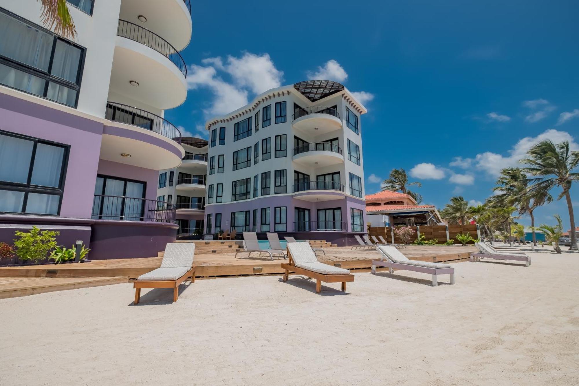 Diamante Beachfront Suites San Pedro  Exterior photo