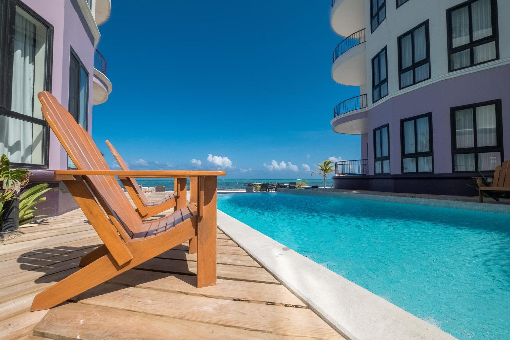 Diamante Beachfront Suites San Pedro  Exterior photo