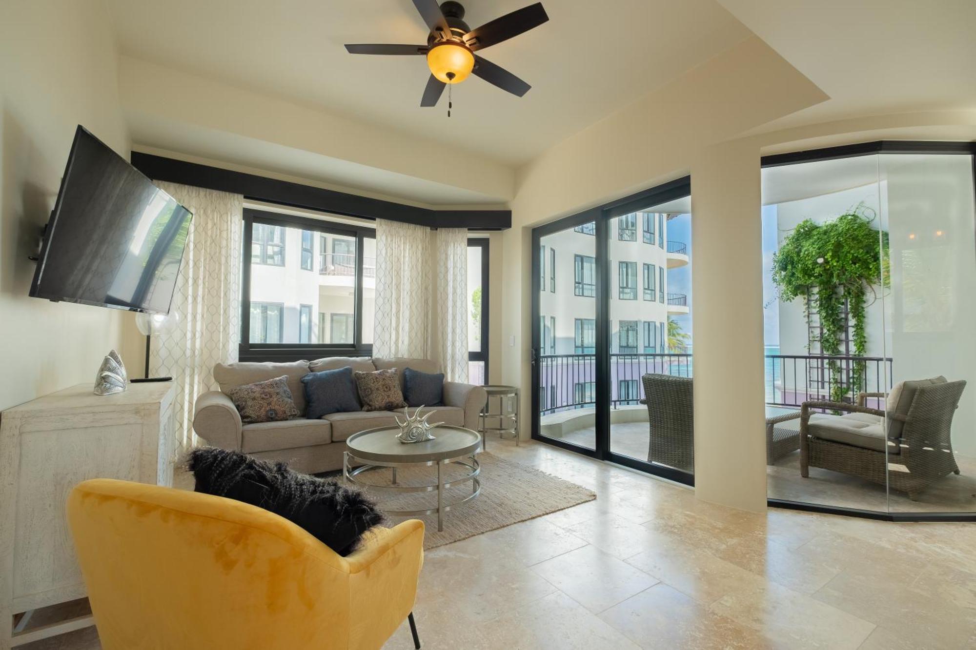 Diamante Beachfront Suites San Pedro  Exterior photo